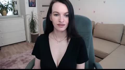 lilliyves online show from 07-05-26, 04:47