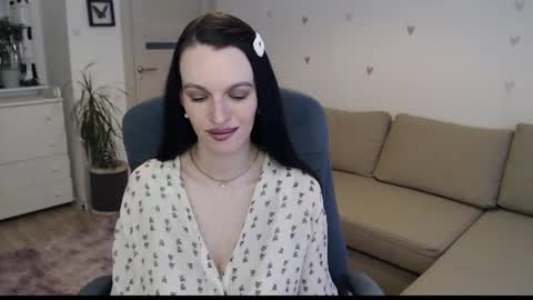 lilliyves online show from 07-20-26, 04:53