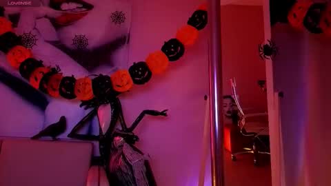 Snapshot of lilly_4u chatting on 11-05-25, 07:36 Lilly online show from 11-05-25, 07:36