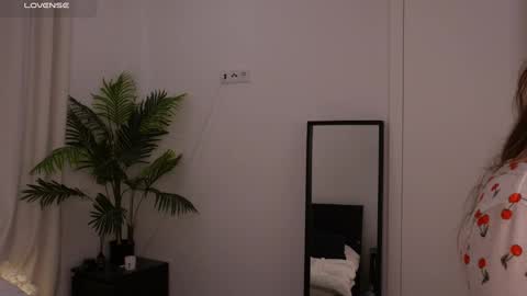 Lilly Colins online show from 01-18-25, 02:55