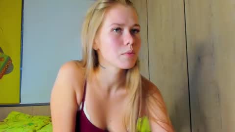 Lilly online show from 04-08-26, 05:02