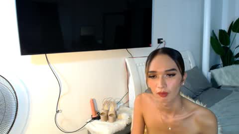 Snapshot of lillyholland_xx chatting on 02-20-25, 08:39 lillyholland online show from 02-20-25, 08:39