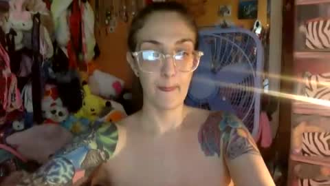 hi guys im back on here 3 online show from 10-20-25, 09:15