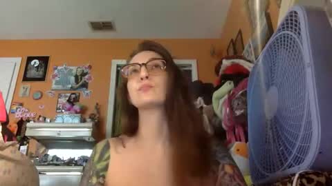 hi guys im back on here 3 online show from 05-18-26, 07:31