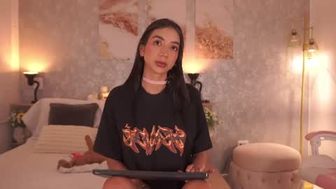 Snapshot of lillythompson_ chatting on 06-10-26, 03:18 Lilly Thompson online show from 06-10-26, 03:18