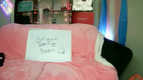 Snapshot of lillyvtrap chatting on 10-05-25, 10:07 lillyVonT online show from 10-05-25, 10:07