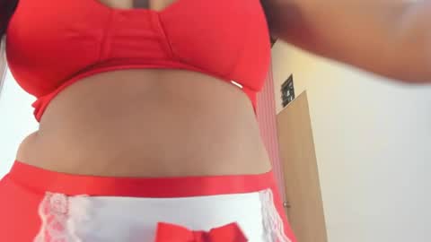 Snapshot of lillyy16 chatting on 05-16-26, 11:09 lillyy16 online show from 05-16-26, 11:09