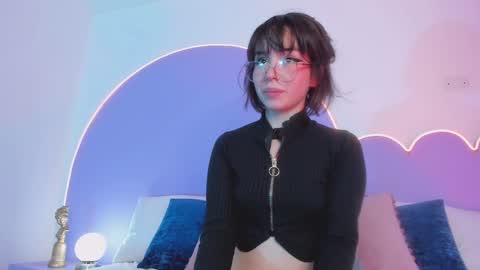 Snapshot of lilou_albrecht chatting on 12-10-24, 02:28 Lilou online show from 12-10-24, 02:28