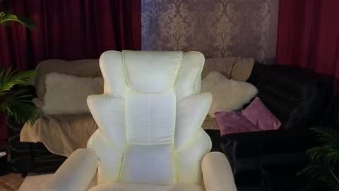 Lilu online show from 10-14-25, 06:25