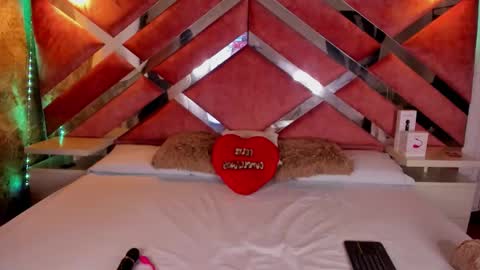 Lily online show from 12-14-25, 08:02