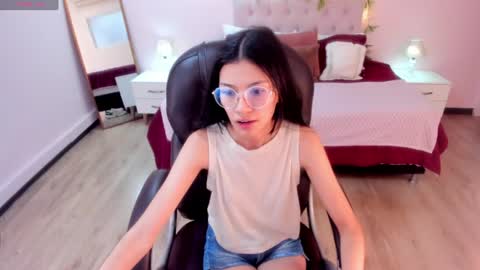 lily_bloom__ online show from 07-30-26, 12:04