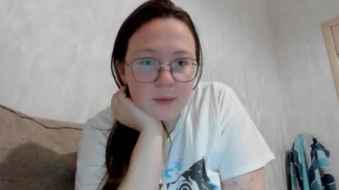 Lily Chays online show from 10-14-25, 07:36