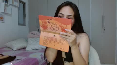 Snapshot of lily_crushx chatting on 12-21-25, 05:47 Lirio online show from 12-21-25, 05:47