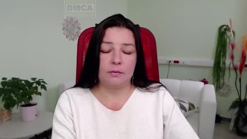 Lily online show from 09-23-25, 05:43