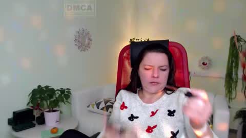 Lily online show from 10-31-25, 04:57