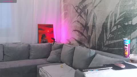 Snapshot of lily_foster_ chatting on 12-09-24, 01:13 Lily online show from 12-09-24, 01:13