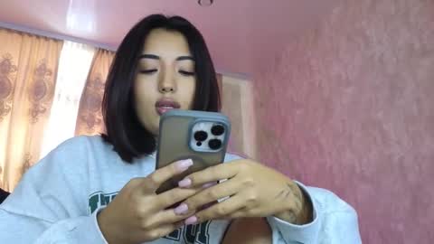 Snapshot of lily_foster_ chatting on 01-12-26, 08:52 Lily online show from 01-12-26, 08:52