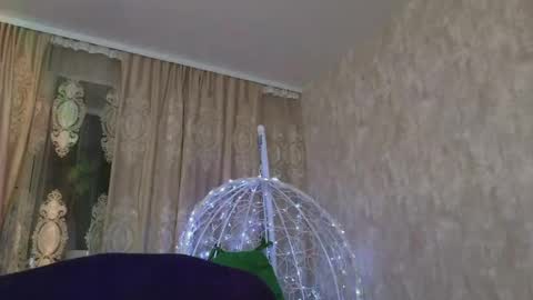 Lily online show from 06-04-26, 07:31