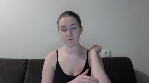 Snapshot of lily_love_x chatting on 01-27-25, 11:43 lily_love_x online show from 01-27-25, 11:43