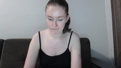 Snapshot of lily_love_x chatting on 10-12-25, 10:20 lily_love_x online show from 10-12-25, 10:20