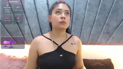 Snapshot of lily_meghan chatting on 05-10-26, 07:52 LILY MEGHAN online show from 05-10-26, 07:52