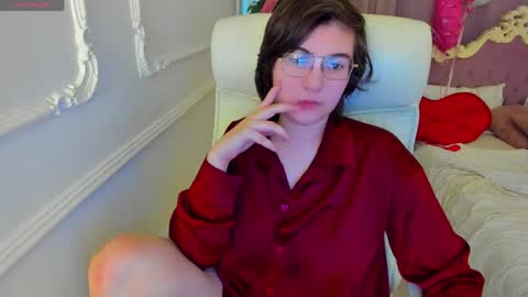 Lily online show from 04-19-26, 06:02