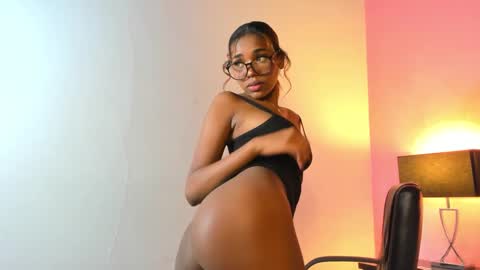 Snapshot of lily_miiller chatting on 02-01-25, 08:05 Lily Miiller online show from 02-01-25, 08:05