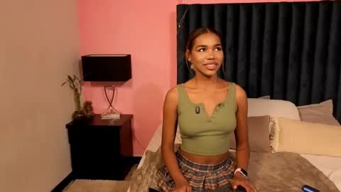 Snapshot of lily_miiller chatting on 09-14-25, 09:14 Lily Miiller online show from 09-14-25, 09:14