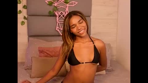 Lily Miiller online show from 11-02-25, 08:22