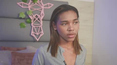 Lily Miiller online show from 11-21-25, 08:40