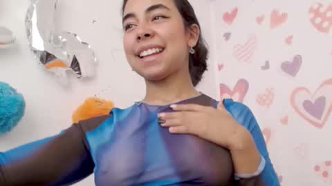 Lily Roberts online show from 10-05-25, 03:10