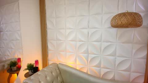 Lily Lauren online show from 11-10-25, 12:48