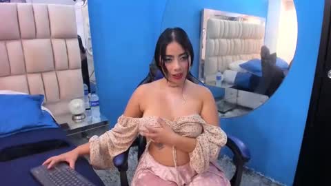 lily_rousse0 online show from 05-26-26, 03:24