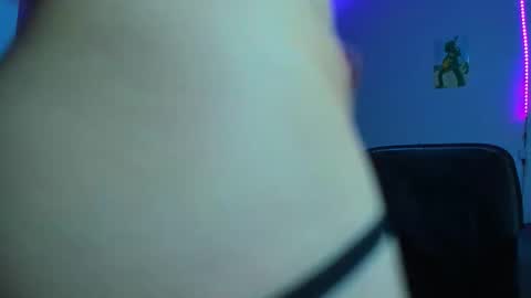 lily_stone04 online show from 12-18-25, 05:57