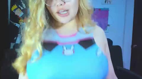 lily_stone04 online show from 05-12-26, 10:23