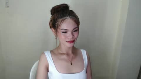 Snapshot of lily_summer23 chatting on 12-18-24, 03:22 Youre pleasure Lily online show from 12-18-24, 03:22