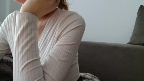 small lily online show from 04-23-26, 04:09