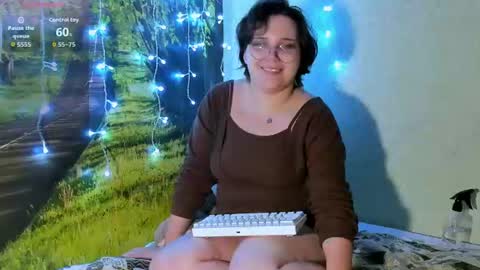 Snapshot of lily_violettt chatting on 08-04-26, 08:00 Lily online show from 08-04-26, 08:00