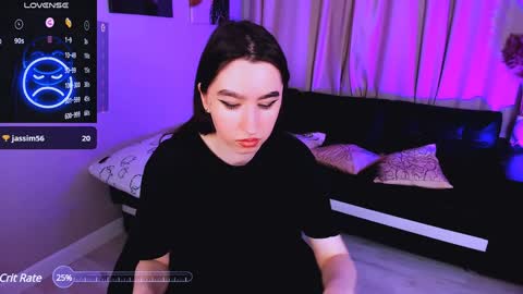 Snapshot of lily_xbaby chatting on 01-11-25, 04:14 LILY online show from 01-11-25, 04:14