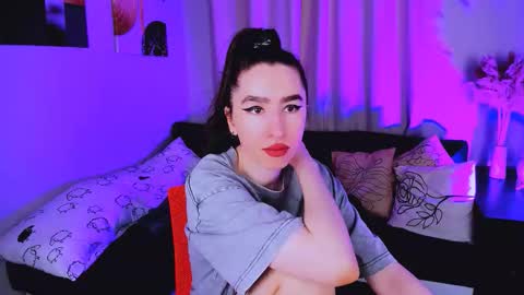 Snapshot of lily_xbaby chatting on 09-28-25, 07:25 LILY online show from 09-28-25, 07:25