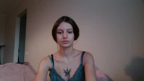 lilycandy_ online show from 10-30-25, 01:23