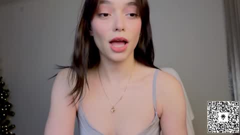Snapshot of lilyewing_ chatting on 01-12-25, 06:38 Lily online show from 01-12-25, 06:38