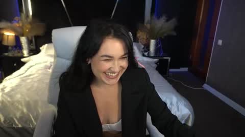 Lily online show from 11-08-25, 02:50