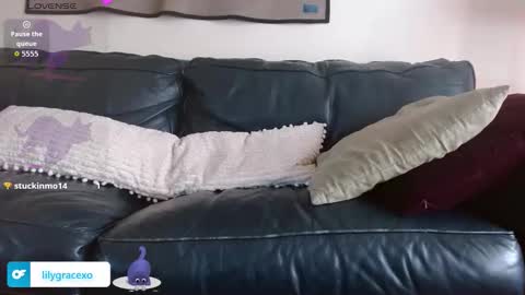 Lily Grace online show from 11-19-25, 09:37