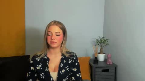 Lily online show from 03-02-25, 05:04