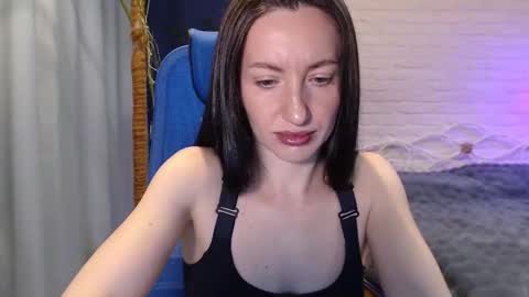 Lily online show from 10-03-25, 04:31
