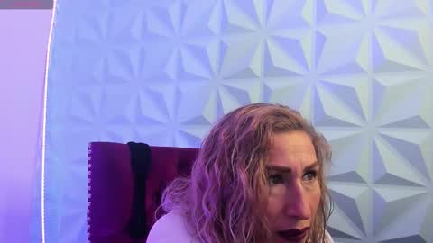 Lily Queen online show from 09-10-25, 12:16