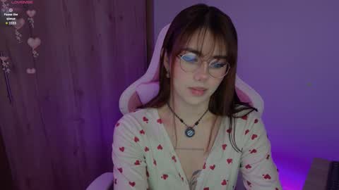 Snapshot of lilyrouse_ chatting on 02-08-26, 04:38 lily help me to collect more cosplay online show from 02-08-26, 04:38