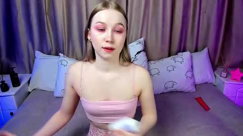 Lilian online show from 03-12-25, 03:35