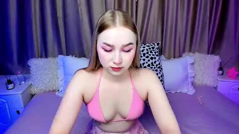 Lilian online show from 11-03-25, 03:52